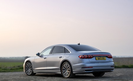 2022 Audi A8 L 60 TFSI e (UK-Spec; Plug-In Hybrid) Rear Three-Quarter Wallpapers 450x275 (21)