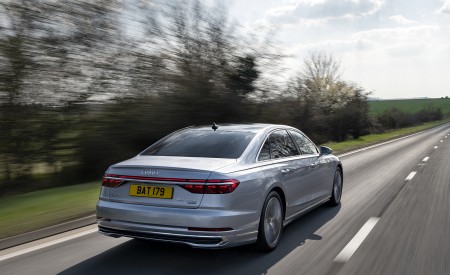 2022 Audi A8 L 60 TFSI e (UK-Spec; Plug-In Hybrid) Rear Three-Quarter Wallpapers 450x275 (16)