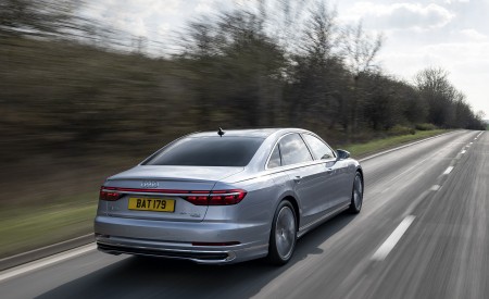 2022 Audi A8 L 60 TFSI e (UK-Spec; Plug-In Hybrid) Rear Three-Quarter Wallpapers 450x275 (17)