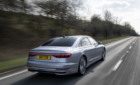 2022 Audi A8 L 60 TFSI e (UK-Spec; Plug-In Hybrid) Rear Three-Quarter Wallpapers 450x275 (18)