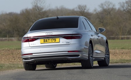 2022 Audi A8 L 60 TFSI e (UK-Spec; Plug-In Hybrid) Rear Wallpapers 450x275 (11)