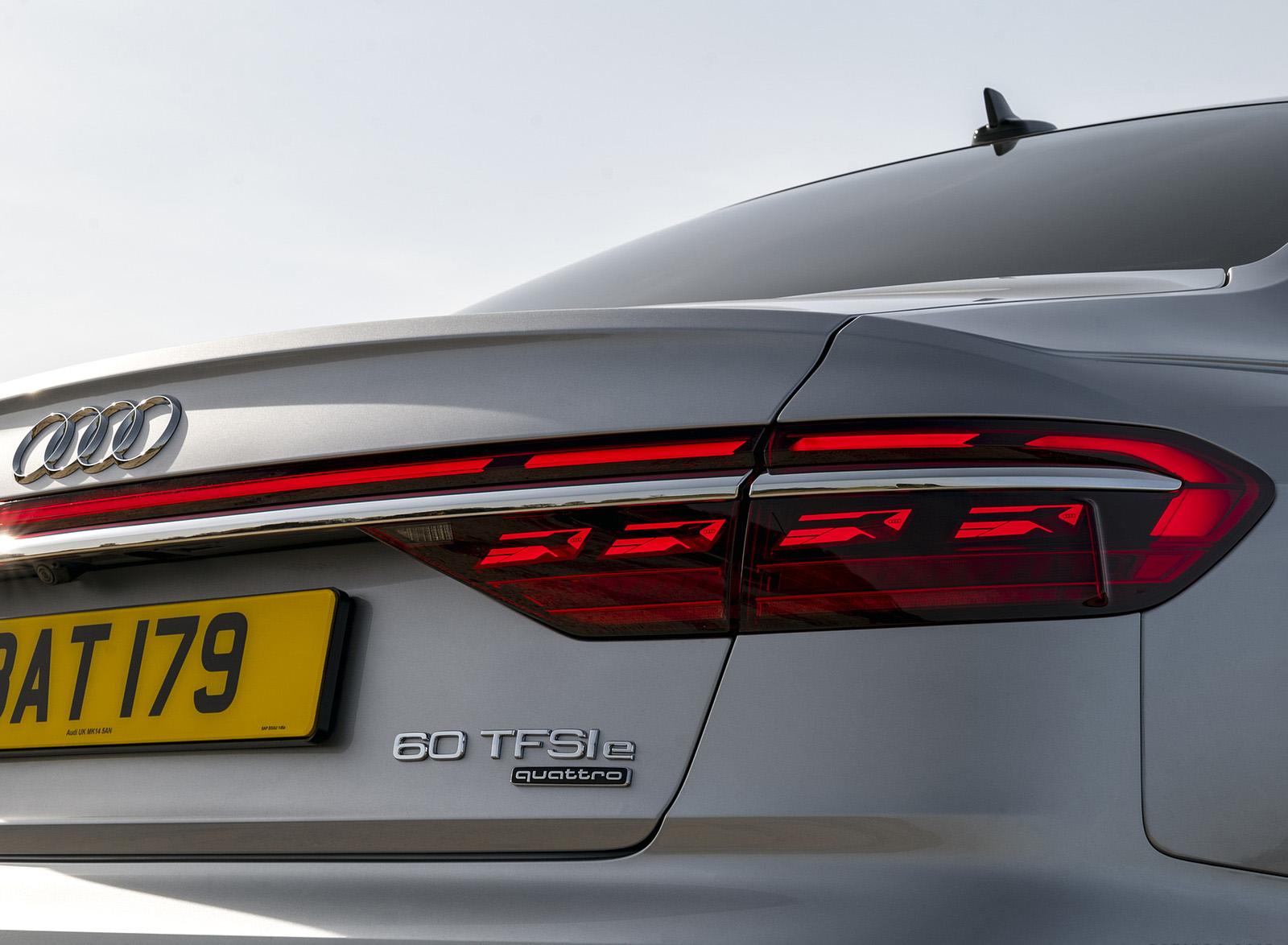 2022 Audi A8 L 60 TFSI e (UK-Spec; Plug-In Hybrid) Tail Light Wallpapers #32 of 64