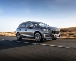 2022 BMW 2 Series 220i Active Tourer (UK-Spec) Front Three-Quarter Wallpapers 150x120 (47)