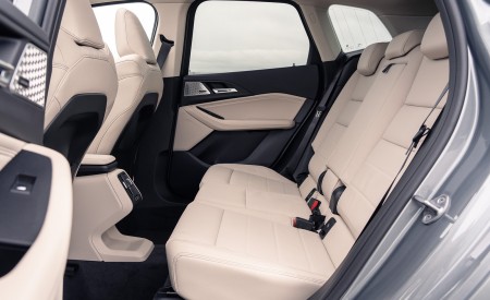 2022 BMW 2 Series 220i Active Tourer (UK-Spec) Interior Rear Seats Wallpapers 450x275 (81)