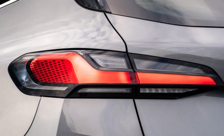 2022 BMW 2 Series 220i Active Tourer (UK-Spec) Tail Light Wallpapers 450x275 (64)