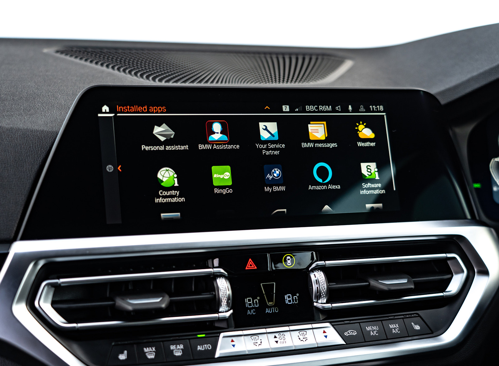2022 BMW 2 Series 220i Coupé (UK-Spec) Central Console Wallpapers #72 of 80
