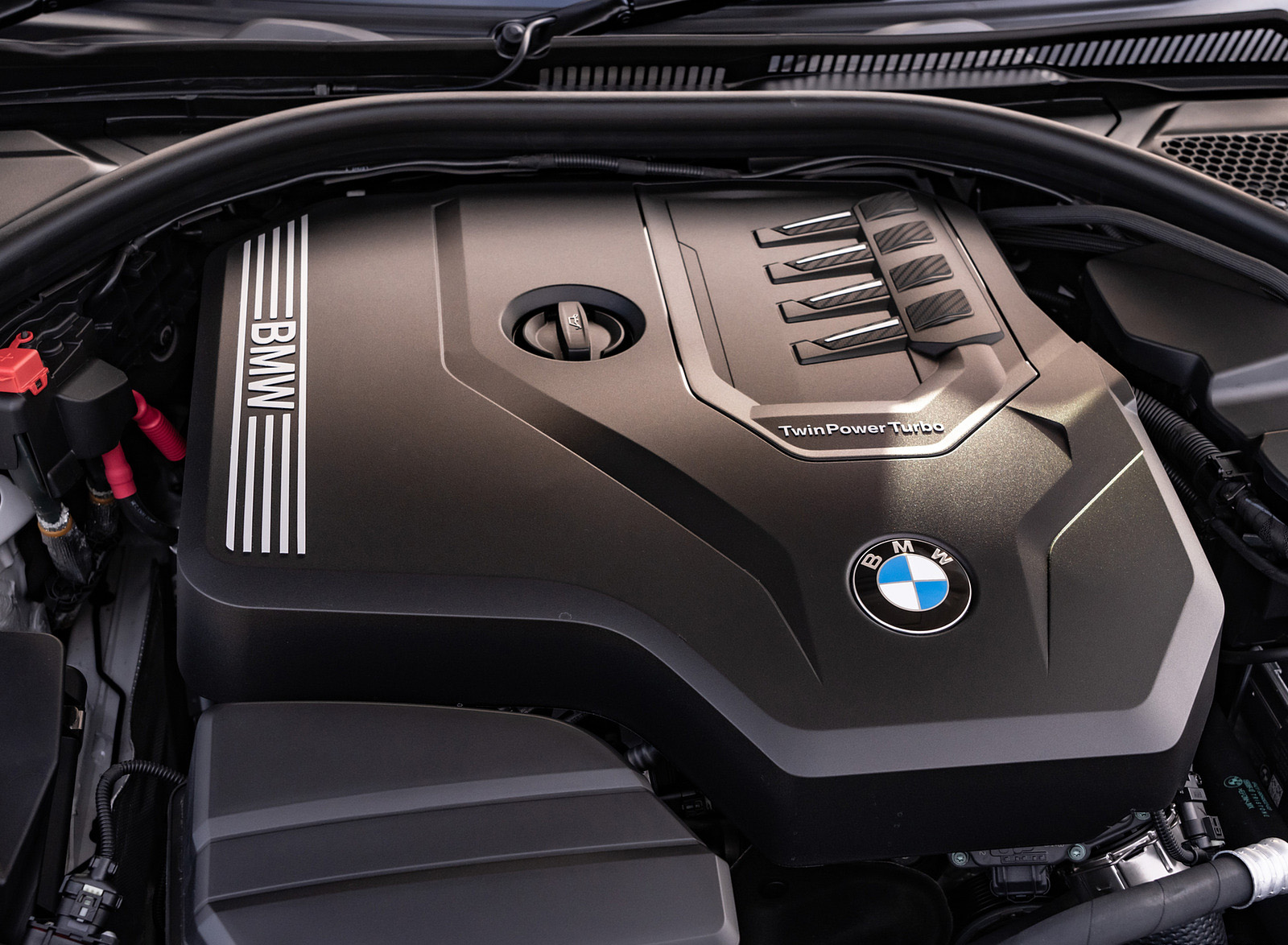 2022 BMW 2 Series 220i Coupé (UK-Spec) Engine Wallpapers #64 of 80