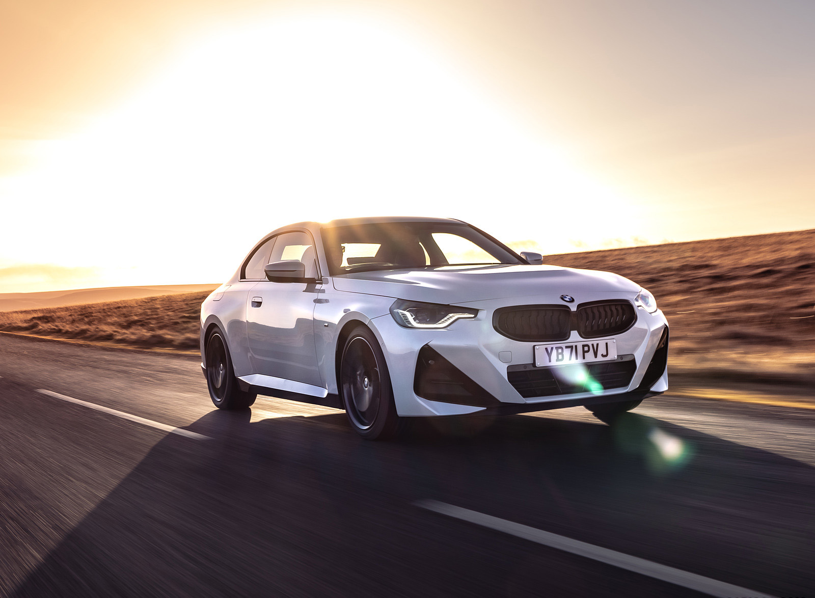 2022 BMW 2 Series 220i Coupé (UK-Spec) Front Three-Quarter Wallpapers #42 of 80