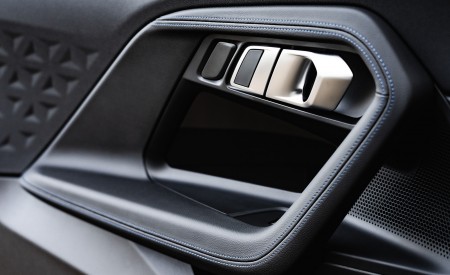 2022 BMW 2 Series 220i Coupé (UK-Spec) Interior Detail Wallpapers 450x275 (73)