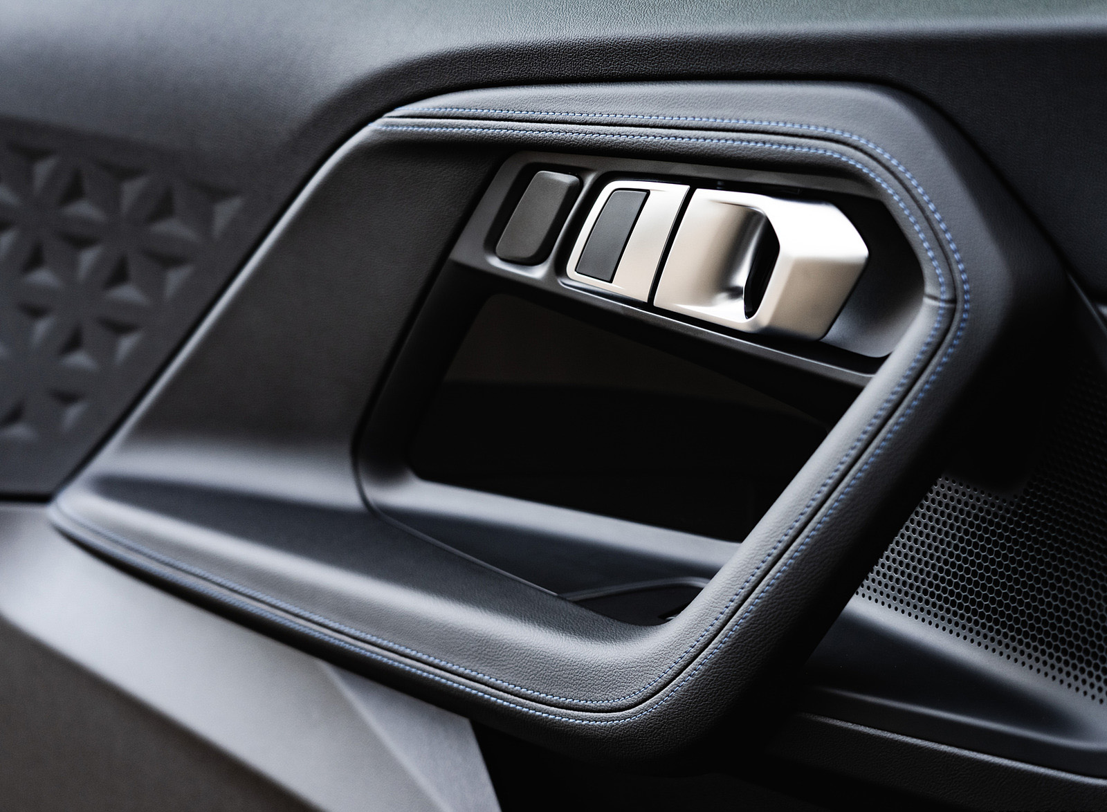 2022 BMW 2 Series 220i Coupé (UK-Spec) Interior Detail Wallpapers #73 of 80