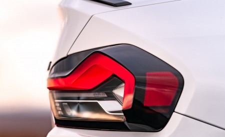 2022 BMW 2 Series 220i Coupé (UK-Spec) Tail Light Wallpapers  450x275 (63)