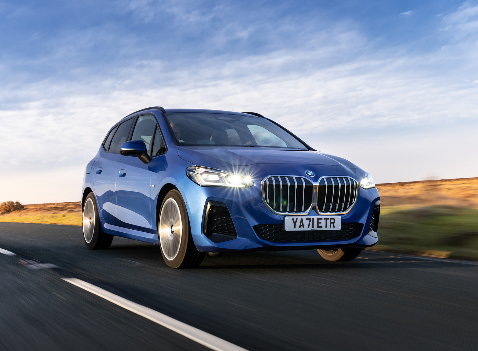 2022 BMW 2 Series 223i Active Tourer (UK-Spec) Front Three-Quarter Wallpapers (7)