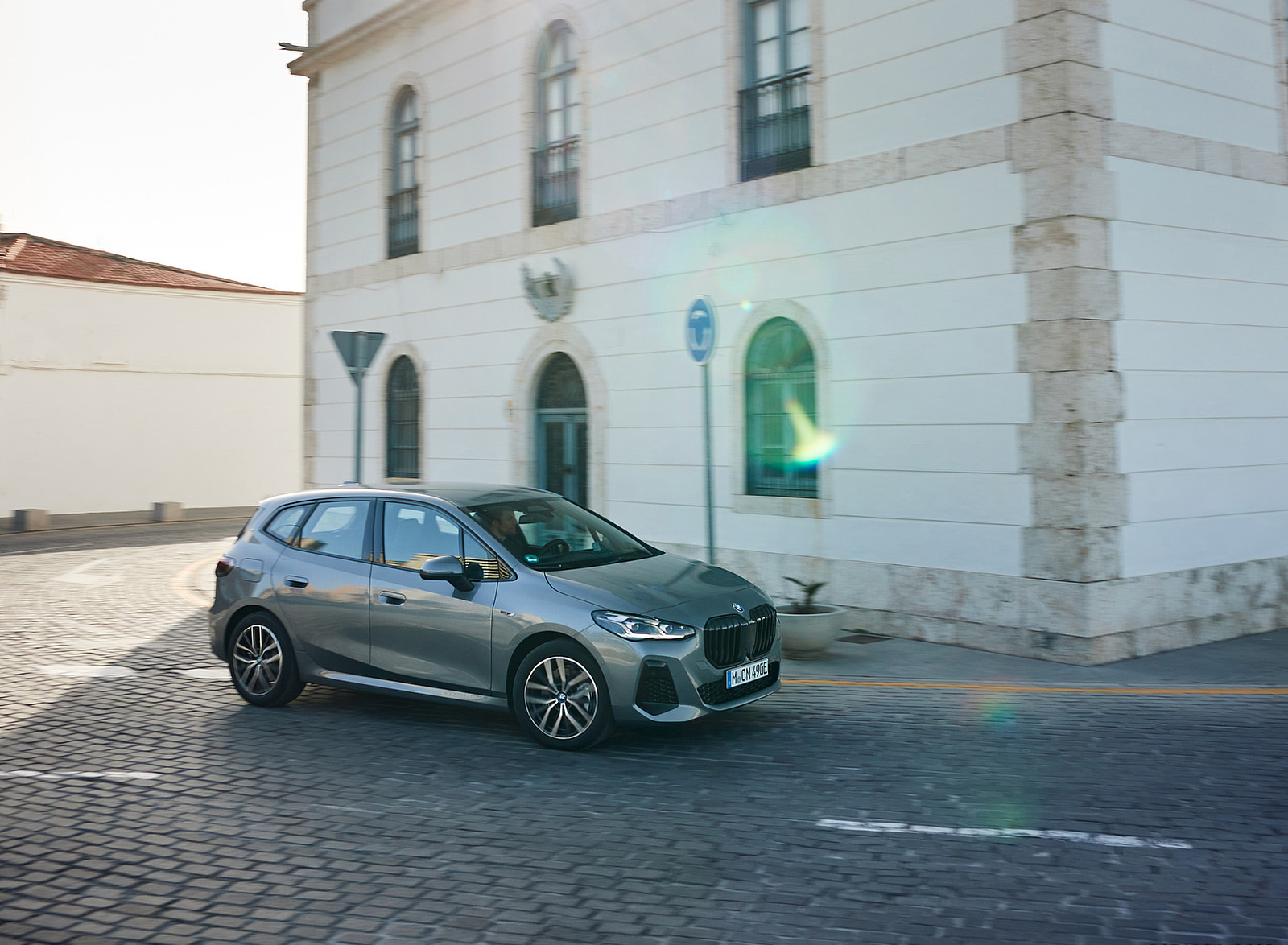 2022 BMW 230e Active Tourer Front Three-Quarter Wallpapers  #45 of 135