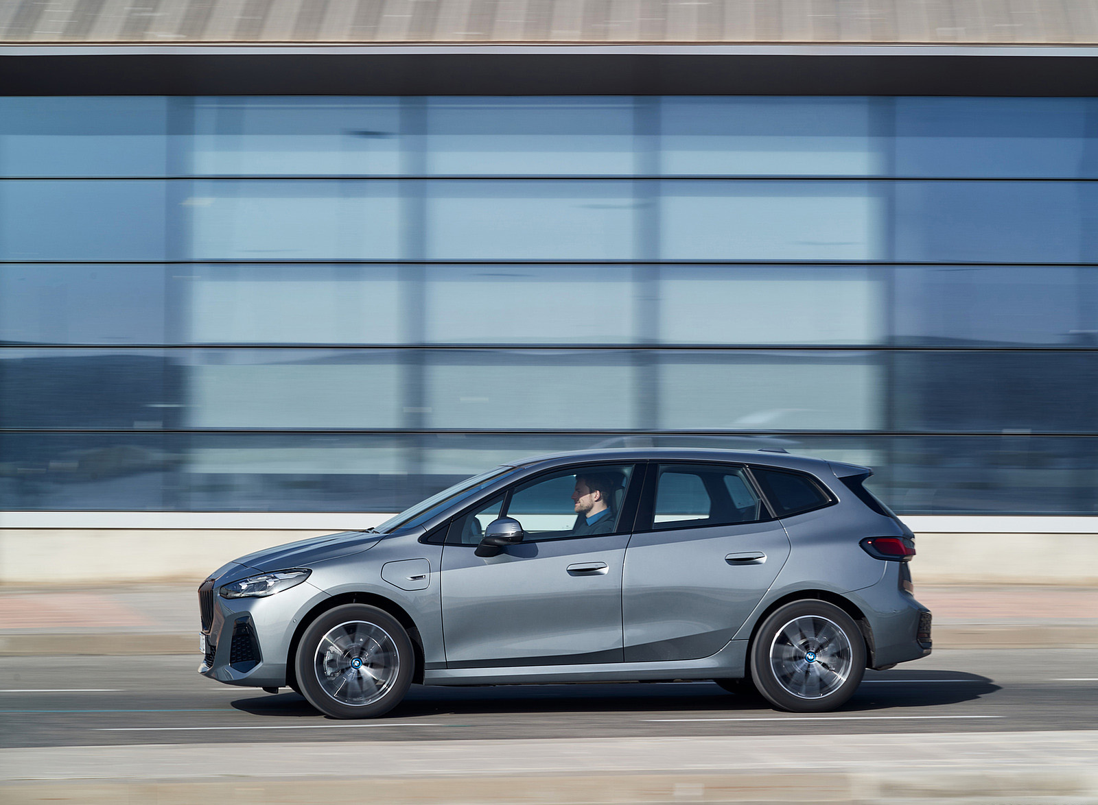 2022 BMW 230e Active Tourer Side Wallpapers #40 of 135