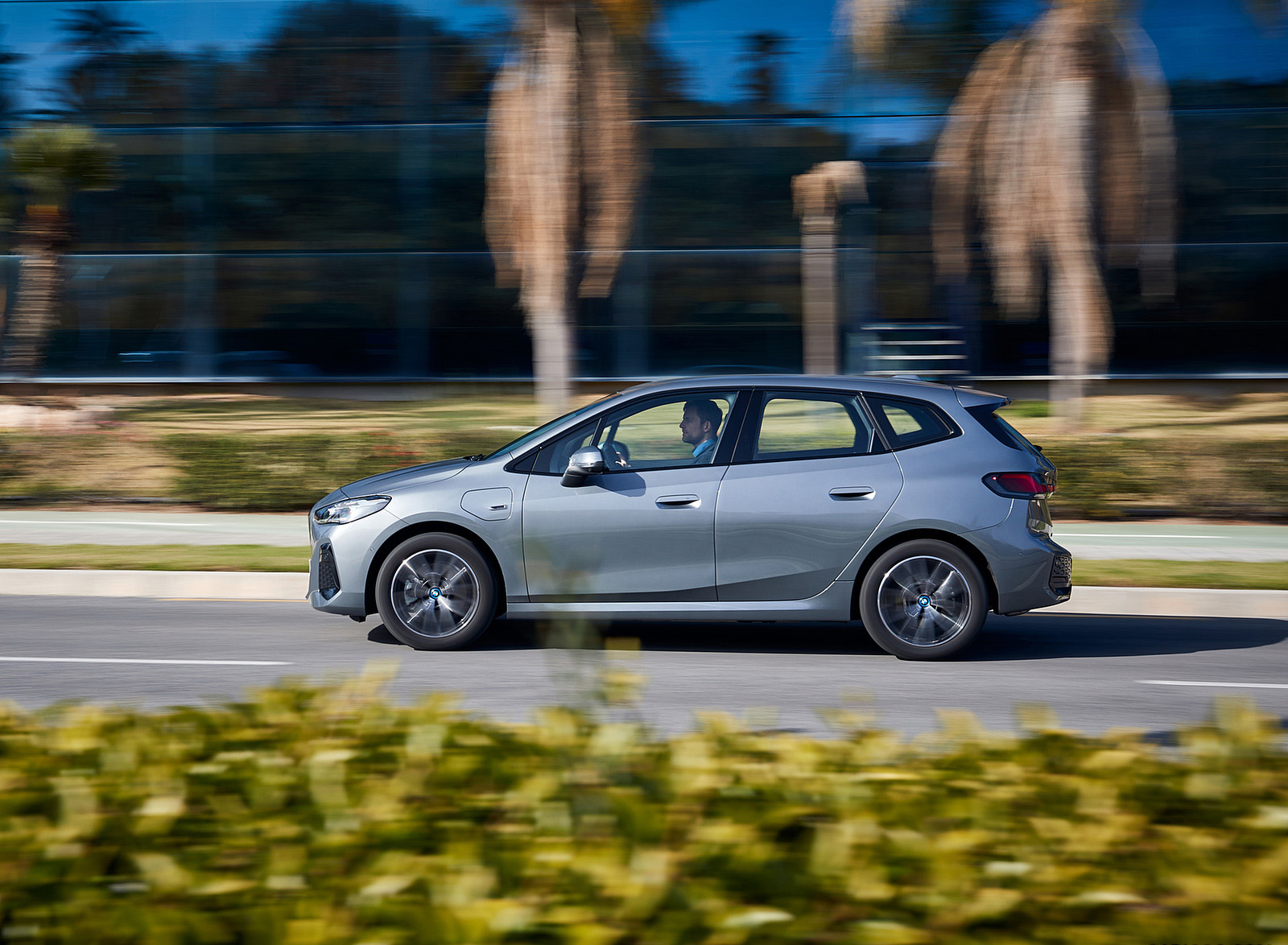 2022 BMW 230e Active Tourer Side Wallpapers #35 of 135