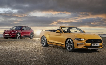 2022 Ford Mustang California Special Front Three-Quarter Wallpapers 450x275 (8)