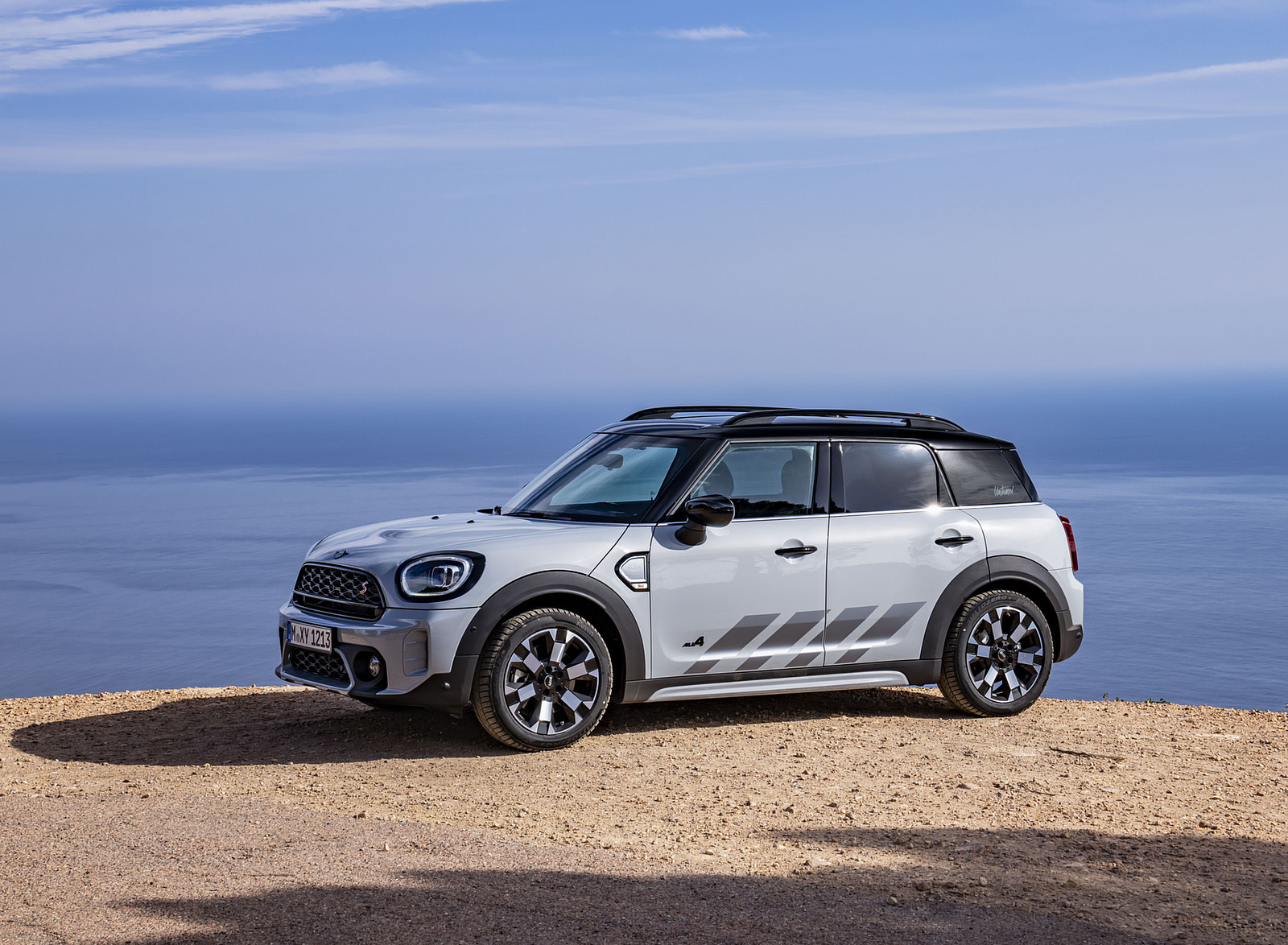 2022 MINI Cooper S Countryman ALL4 Untamed Edition Front Three-Quarter Wallpapers #67 of 118