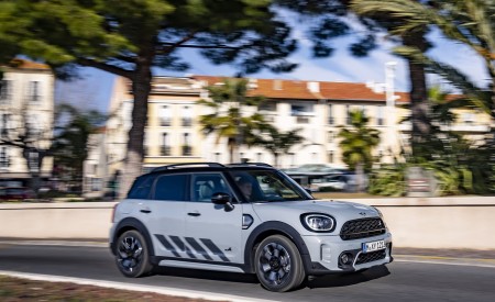 2022 MINI Cooper S Countryman ALL4 Untamed Edition Front Three-Quarter Wallpapers 450x275 (45)