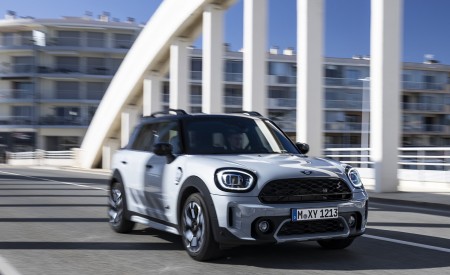 2022 MINI Cooper S Countryman ALL4 Untamed Edition Front Three-Quarter Wallpapers 450x275 (36)
