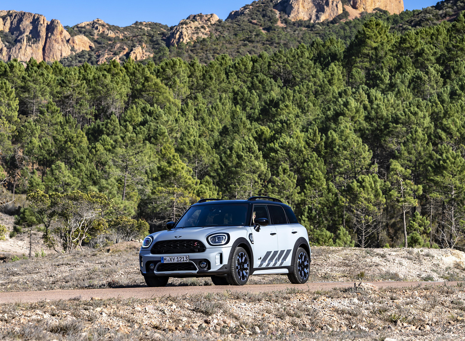 2022 MINI Cooper S Countryman ALL4 Untamed Edition Front Three-Quarter Wallpapers #3 of 118