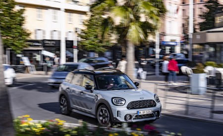 2022 MINI Cooper S Countryman ALL4 Untamed Edition Front Three-Quarter Wallpapers 450x275 (46)