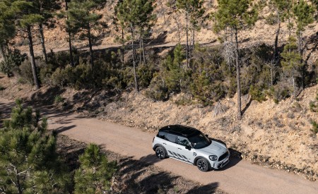 2022 MINI Cooper S Countryman ALL4 Untamed Edition Front Three-Quarter Wallpapers 450x275 (22)