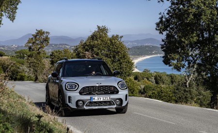 2022 MINI Cooper S Countryman ALL4 Untamed Edition Front Three-Quarter Wallpapers 450x275 (16)