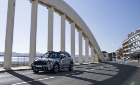 2022 MINI Cooper S Countryman ALL4 Untamed Edition Front Three-Quarter Wallpapers 450x275 (38)