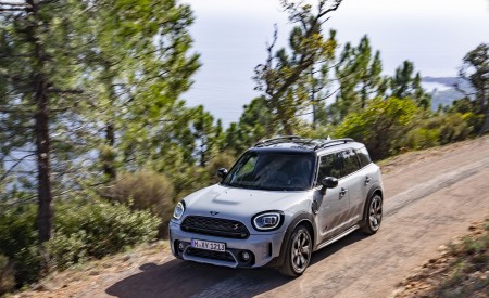 2022 MINI Cooper S Countryman ALL4 Untamed Edition Front Three-Quarter Wallpapers 450x275 (29)