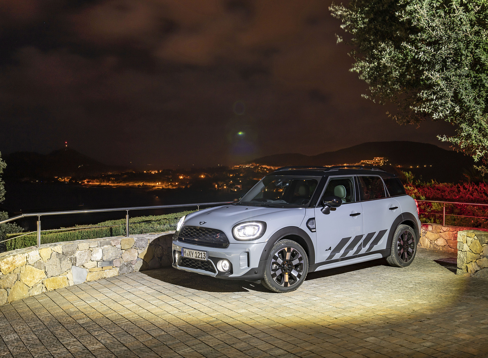 2022 MINI Cooper S Countryman ALL4 Untamed Edition Front Three-Quarter Wallpapers #61 of 118