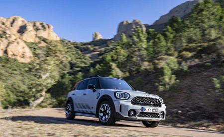 2022 MINI Cooper S Countryman ALL4 Untamed Edition Front Three-Quarter Wallpapers 450x275 (6)