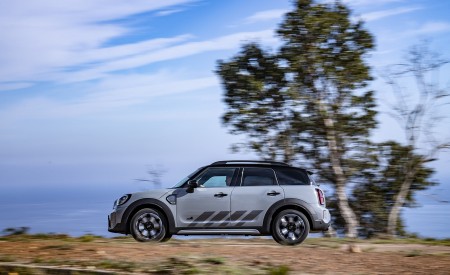2022 MINI Cooper S Countryman ALL4 Untamed Edition Side Wallpapers 450x275 (34)