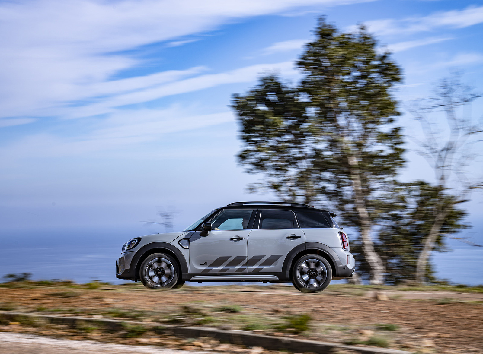 2022 MINI Cooper S Countryman ALL4 Untamed Edition Side Wallpapers #34 of 118