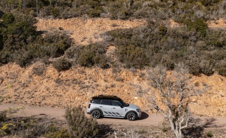 2022 MINI Cooper S Countryman ALL4 Untamed Edition Side Wallpapers 450x275 (25)
