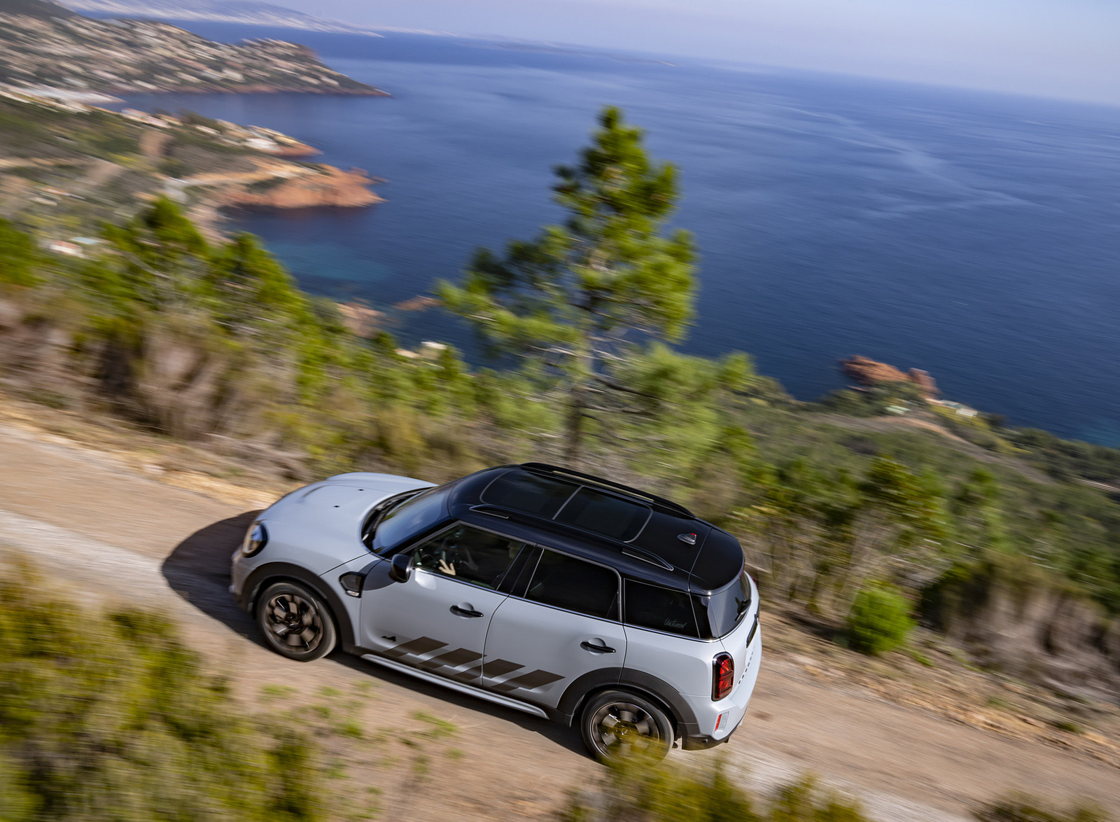 2022 MINI Cooper S Countryman ALL4 Untamed Edition Side Wallpapers #35 of 118