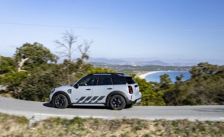 2022 MINI Cooper S Countryman ALL4 Untamed Edition Side Wallpapers 450x275 (19)