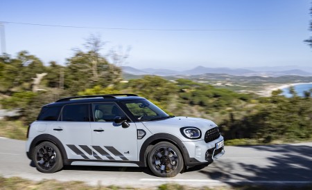 2022 MINI Cooper S Countryman ALL4 Untamed Edition Side Wallpapers 450x275 (20)