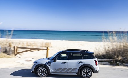 2022 MINI Cooper S Countryman ALL4 Untamed Edition Side Wallpapers  450x275 (44)