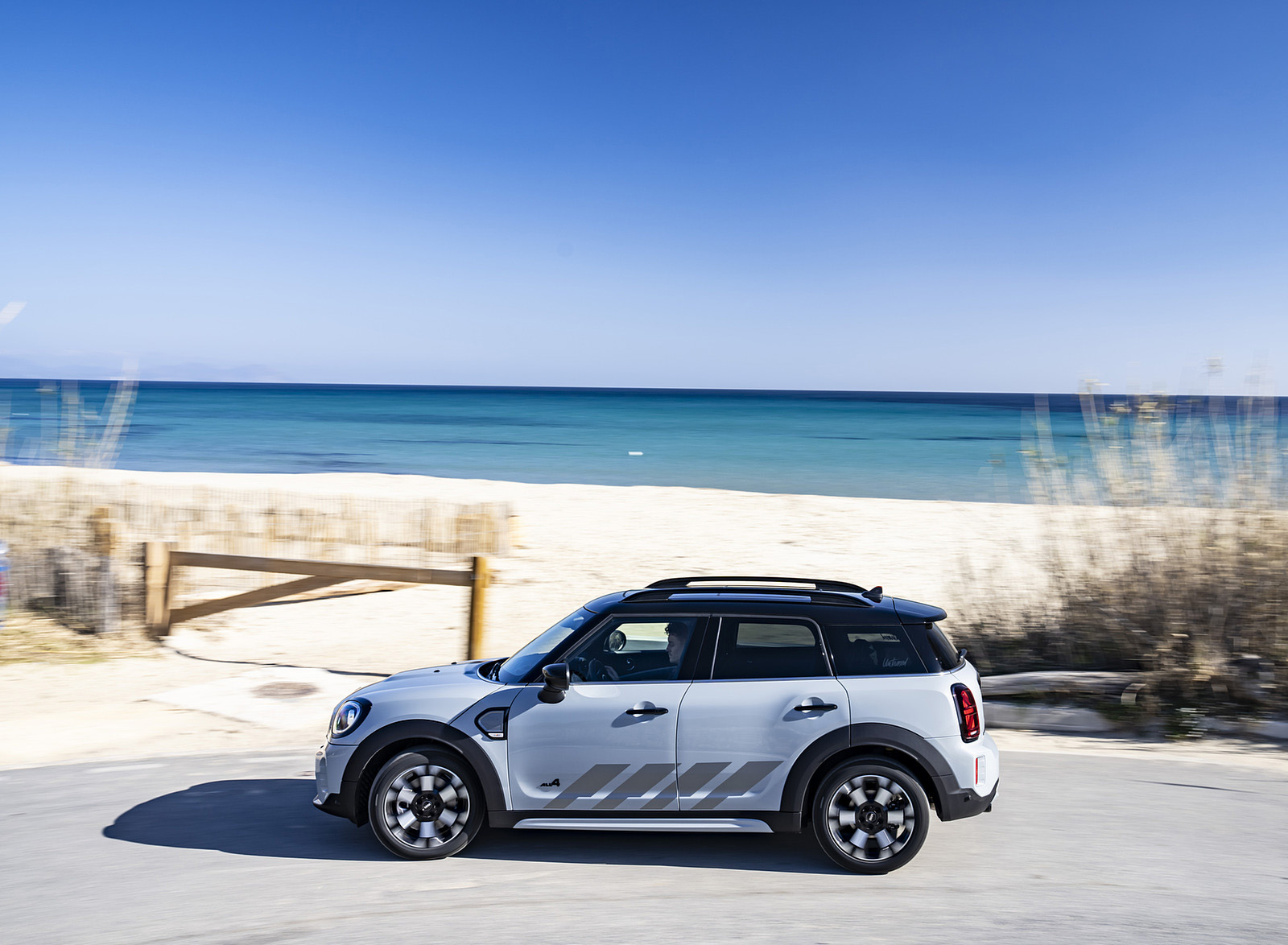 2022 MINI Cooper S Countryman ALL4 Untamed Edition Side Wallpapers  #44 of 118