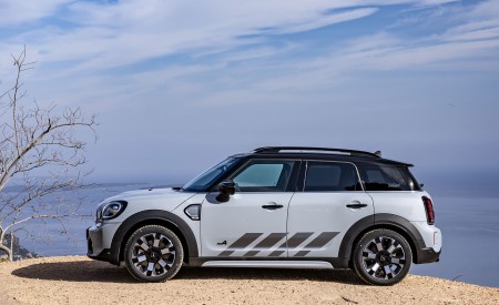 2022 MINI Cooper S Countryman ALL4 Untamed Edition Side Wallpapers 450x275 (70)