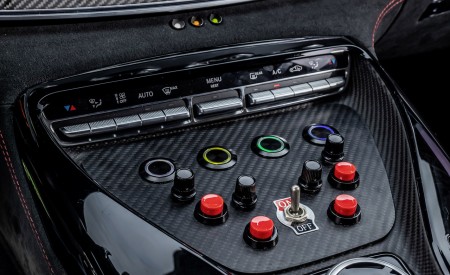 2022 Mercedes-AMG GT 63 S F1 Medical Car Central Console Wallpapers  450x275 (33)