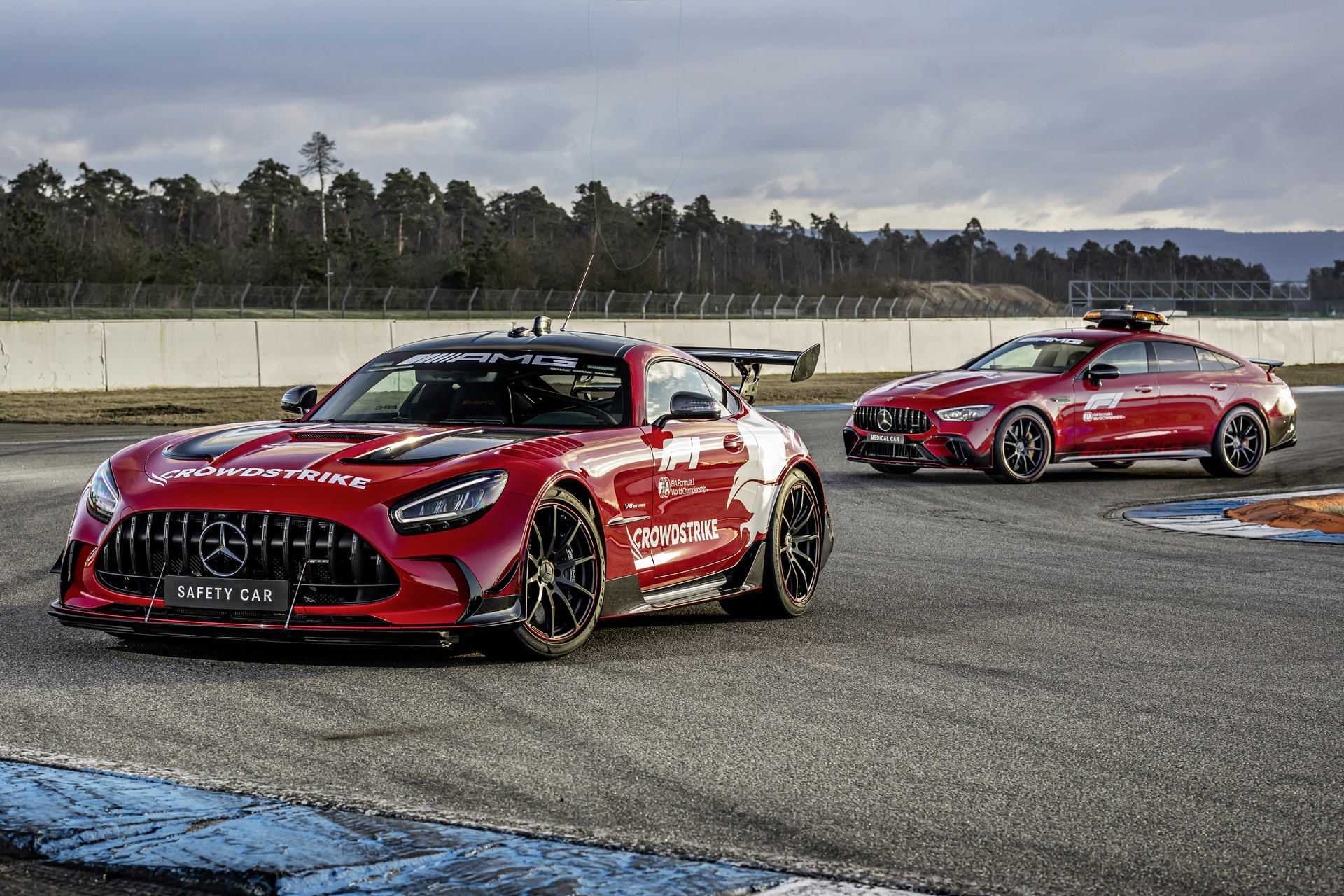 2022 Mercedes-AMG GT 63 S F1 Medical Car and Mercedes-AMG GT Black Series F1 Safety Car Wallpapers #17 of 36