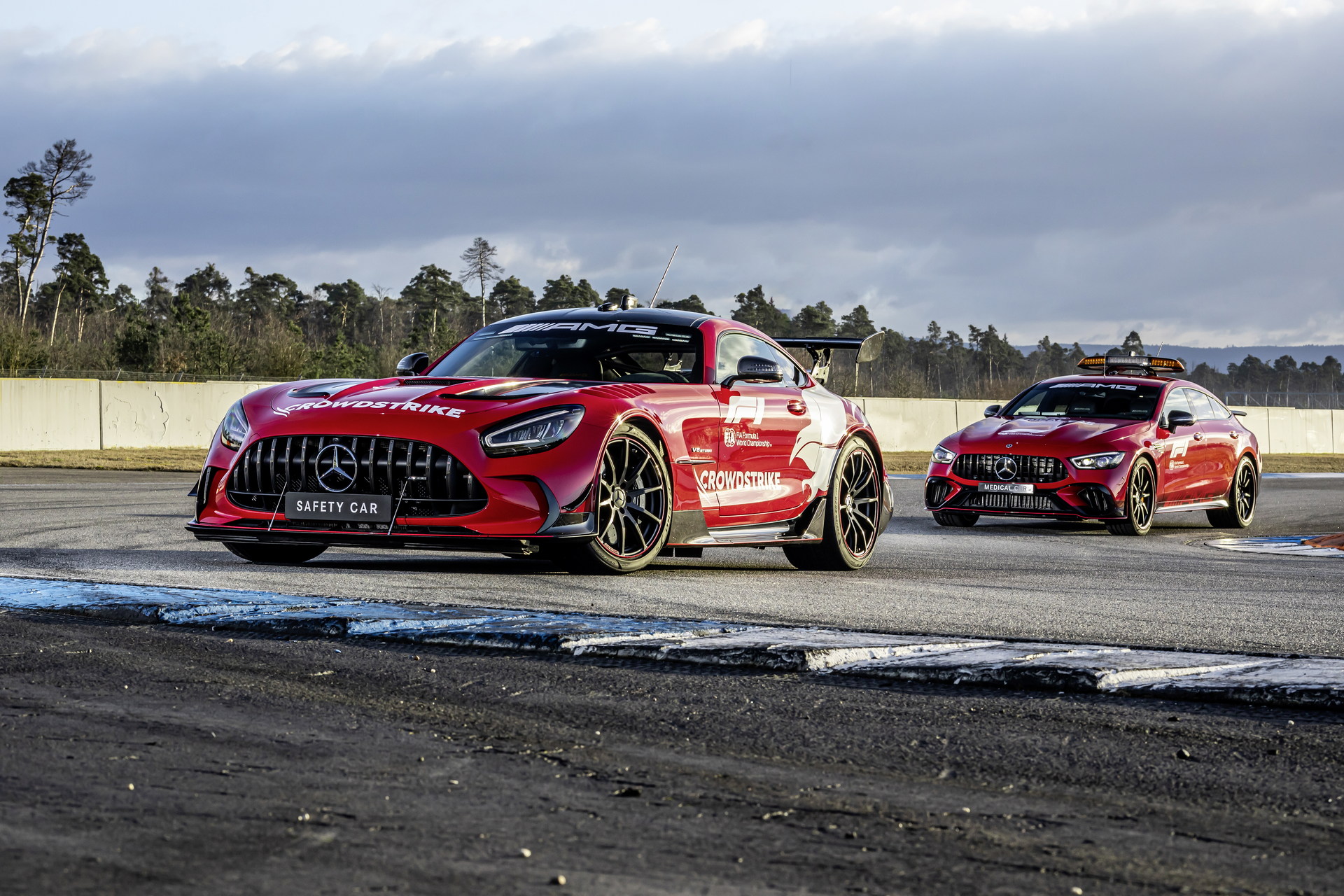 2022 Mercedes-AMG GT 63 S F1 Medical Car and Mercedes-AMG GT Black Series F1 Safety Car Wallpapers #18 of 36