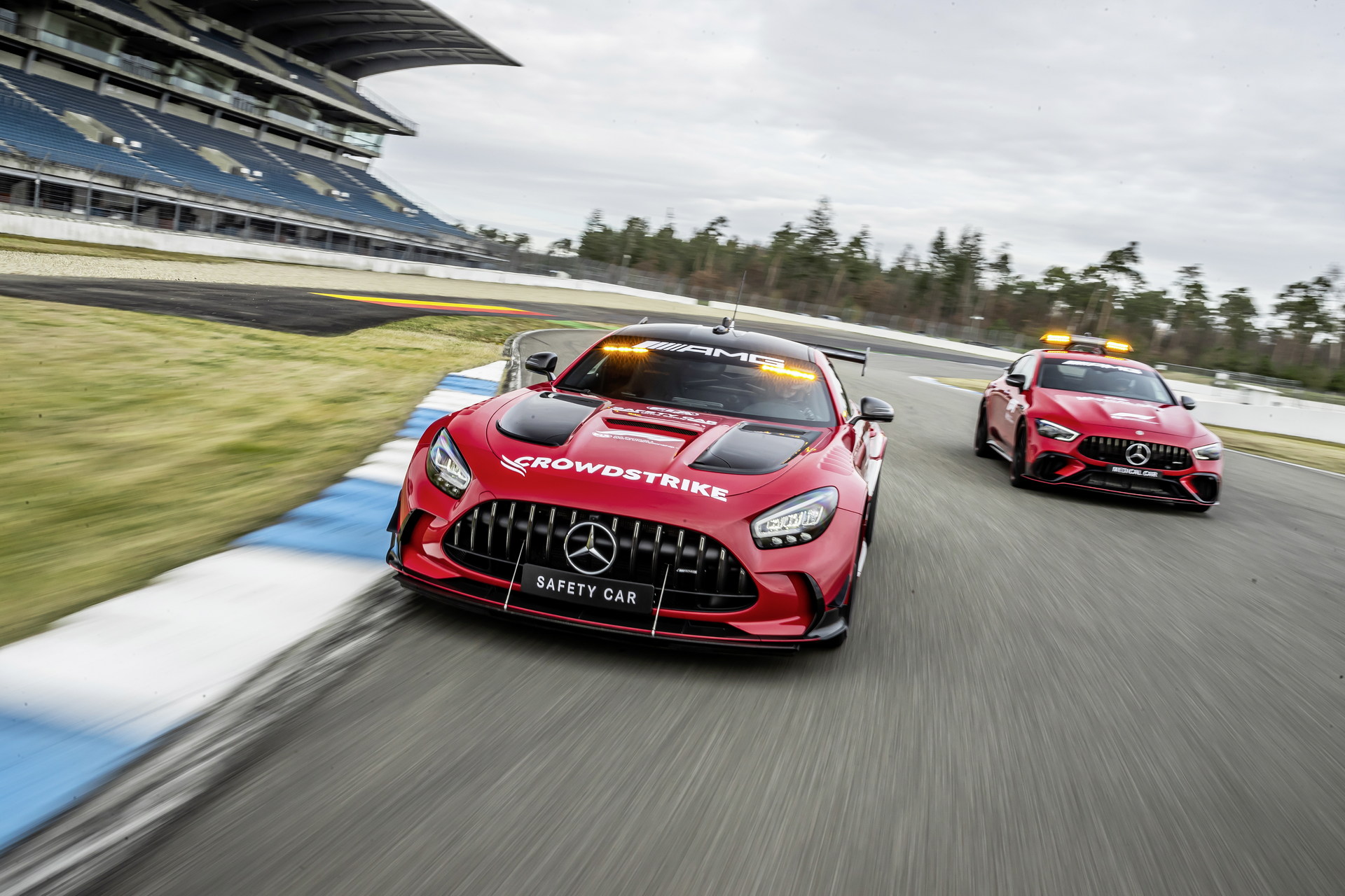 2022 Mercedes-AMG GT 63 S F1 Medical Car and Mercedes-AMG GT Black Series F1 Safety Car Wallpapers #15 of 36