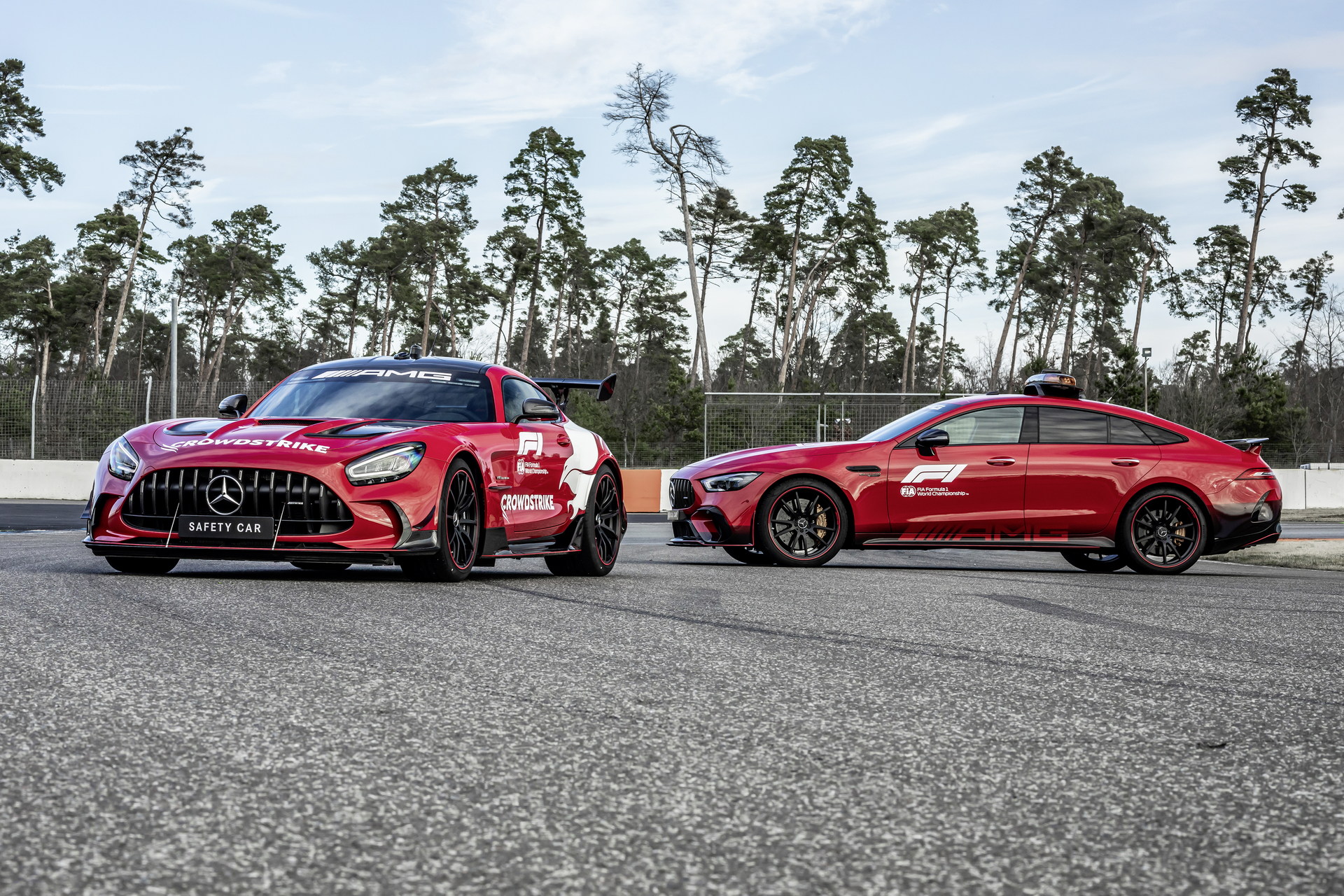 2022 Mercedes-AMG GT 63 S F1 Medical Car and Mercedes-AMG GT Black Series F1 Safety Car Wallpapers #21 of 36