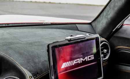 2022 Mercedes-AMG GT Black Series F1 Safety Car Central Console Wallpapers 450x275 (40)