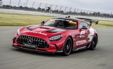 2022 Mercedes-AMG GT Black Series F1 Safety Car Front Three-Quarter Wallpapers 450x275 (3)