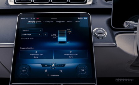 2022 Mercedes-Benz S 580 e L Plug-In Hybrid (UK-Spec) Central Console Wallpapers 450x275 (60)