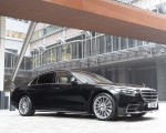 2022 Mercedes-Benz S 580 e L Plug-In Hybrid (UK-Spec) Front Three-Quarter Wallpapers 150x120