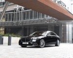 2022 Mercedes-Benz S 580 e L Plug-In Hybrid (UK-Spec) Front Three-Quarter Wallpapers 150x120 (21)